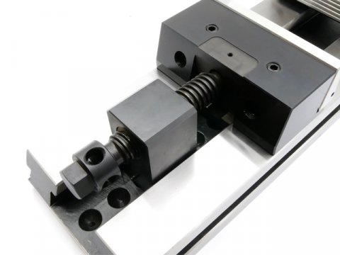 Svěrák strojní ocelový přesný 150 mm - MPZB150/210